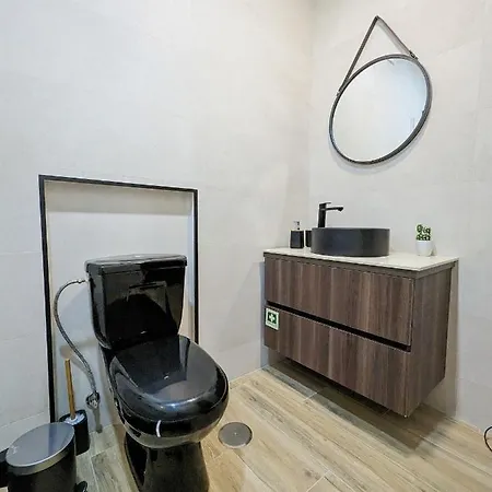 Wow Space - 3 Bedrooms & 2 Bathrooms *